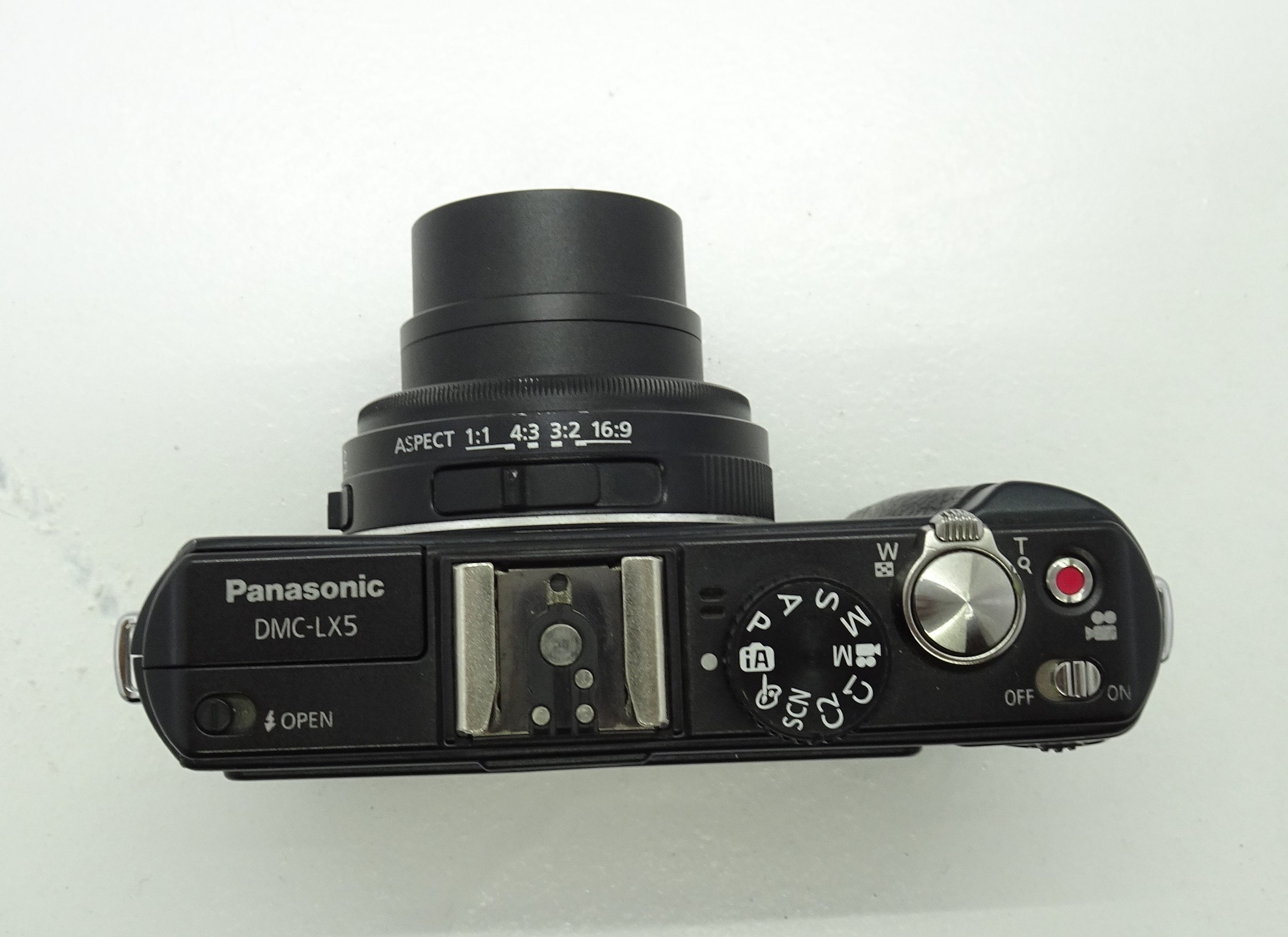 Panasonic Lumix DMC LX5 10.1MP Digital Compact Camera Boxed Panasonic Lumix DMC LX5 10.1MP Digital Compact Camera Boxed