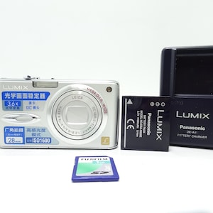 Panasonic Lumix DMC-FX01 Camera 6.0 MP Compact Digital Camera with Battery, Charger & MircroSD card.