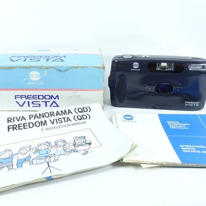 Minolta Freedom Vista Point and Shoot Compact 35mm Vintage Film Camera With Box & Manual Guide In Good Condition.
