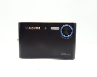 Cámara digital compacta Samsung NV3 7.2MP con batería en buen estado.