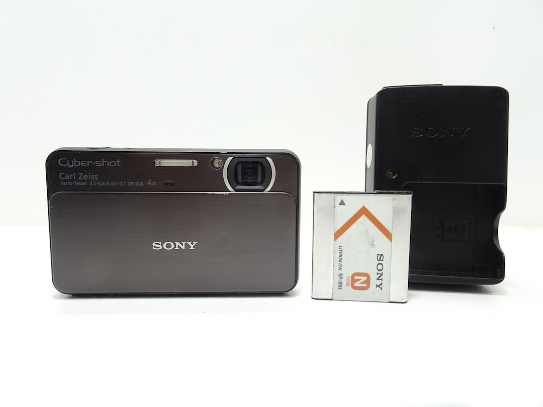 SONY Cyber Shot DSC-T99 14.1MP Digital Camera - Black Japanese