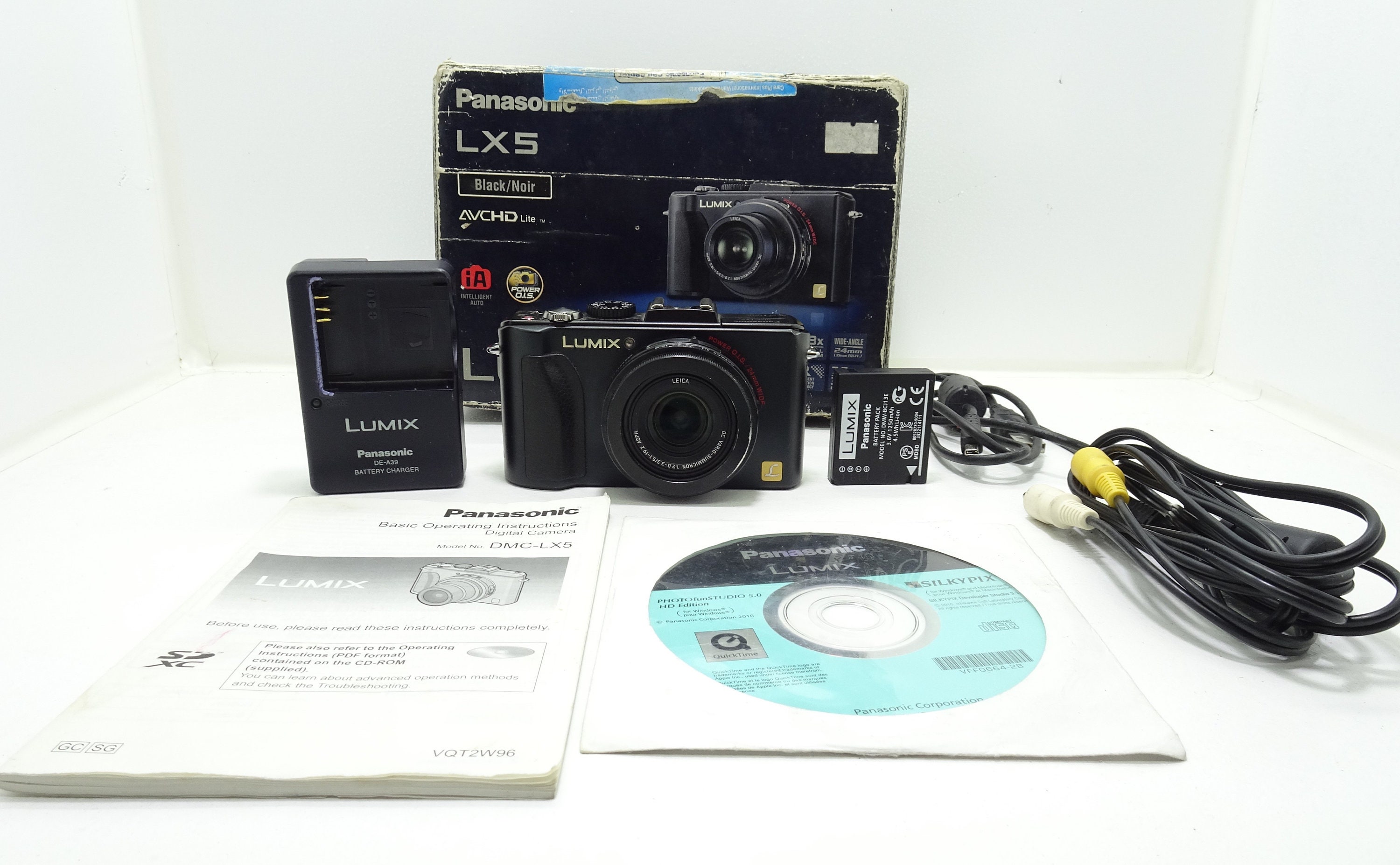 Panasonic Lumix DMC LX5 10.1MP Digital Compact Camera Boxed