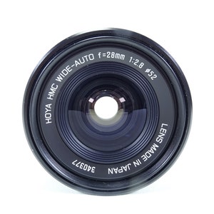 Hoya HMC Wide-Auto 28mm f/2.8 Prime Camera Lens With Cap & Filter In Good Condition.