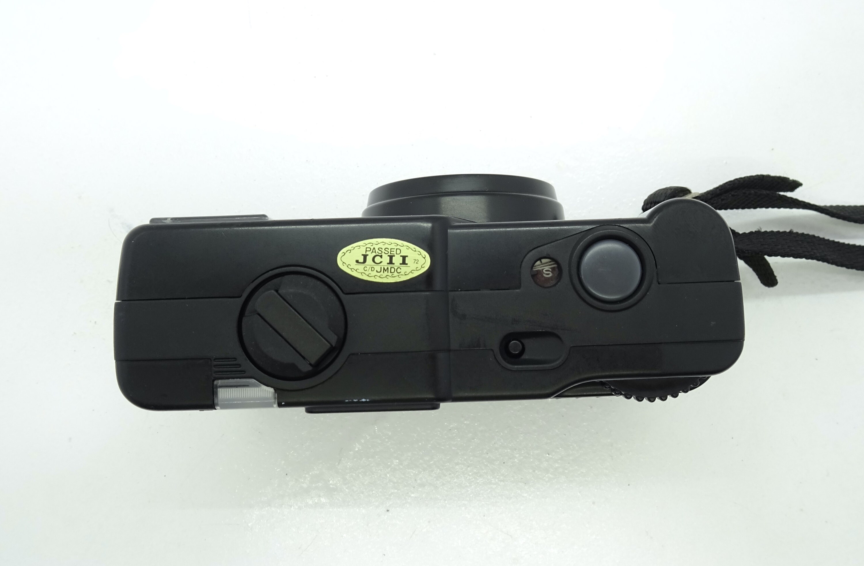 完動品◆極美品【昭和レトロ◆優しく懐かしい写り】人気の黒◆Konica EFP3 完動品◇極美品【昭和レトロ◇優しく懐かしい写り】人気の黒