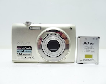 Cámara digital compacta Nikon Coolpix S2500 de 12 MP con batería.