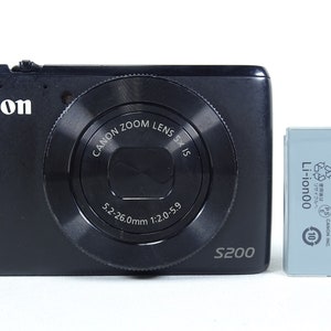 Canon PowerShot S200 Digital 5x Zoom WiFi black Color Camera With Battery.