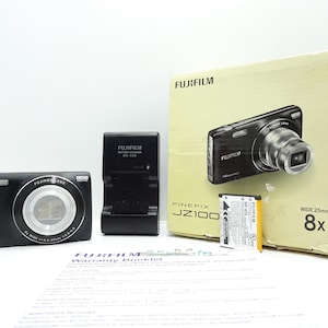 Fujifilm Finepix JZ100 14MP Digital Compact Camera with Box.