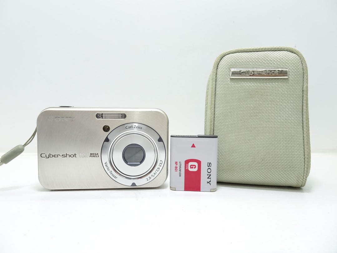 Sony Cybershot DSC-N2 10.1MP Compact Digital Camera With Battery