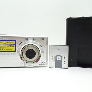 SONY Cyber-shot DSC-F77 シルバー ジャンク】110円 SONY Cyber-shot DSC-F77 動作検証・作例 110円