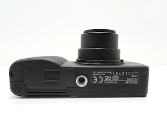 Ricoh GR Digital 8.1MP Black Compact Digital Camera With Battery