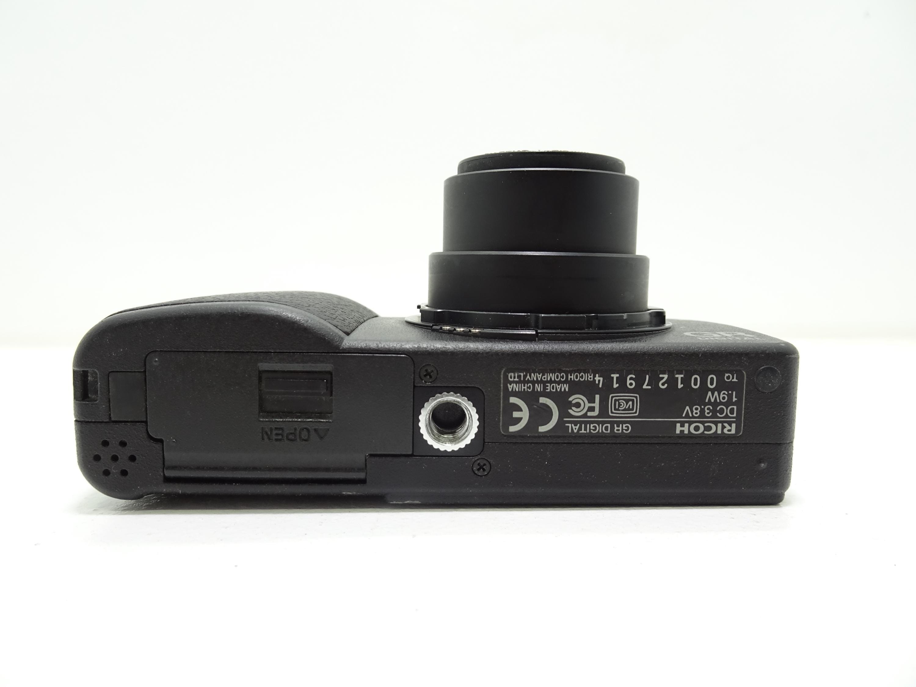 Ricoh GR Digital 8.1MP Black Compact Digital Camera With Battery