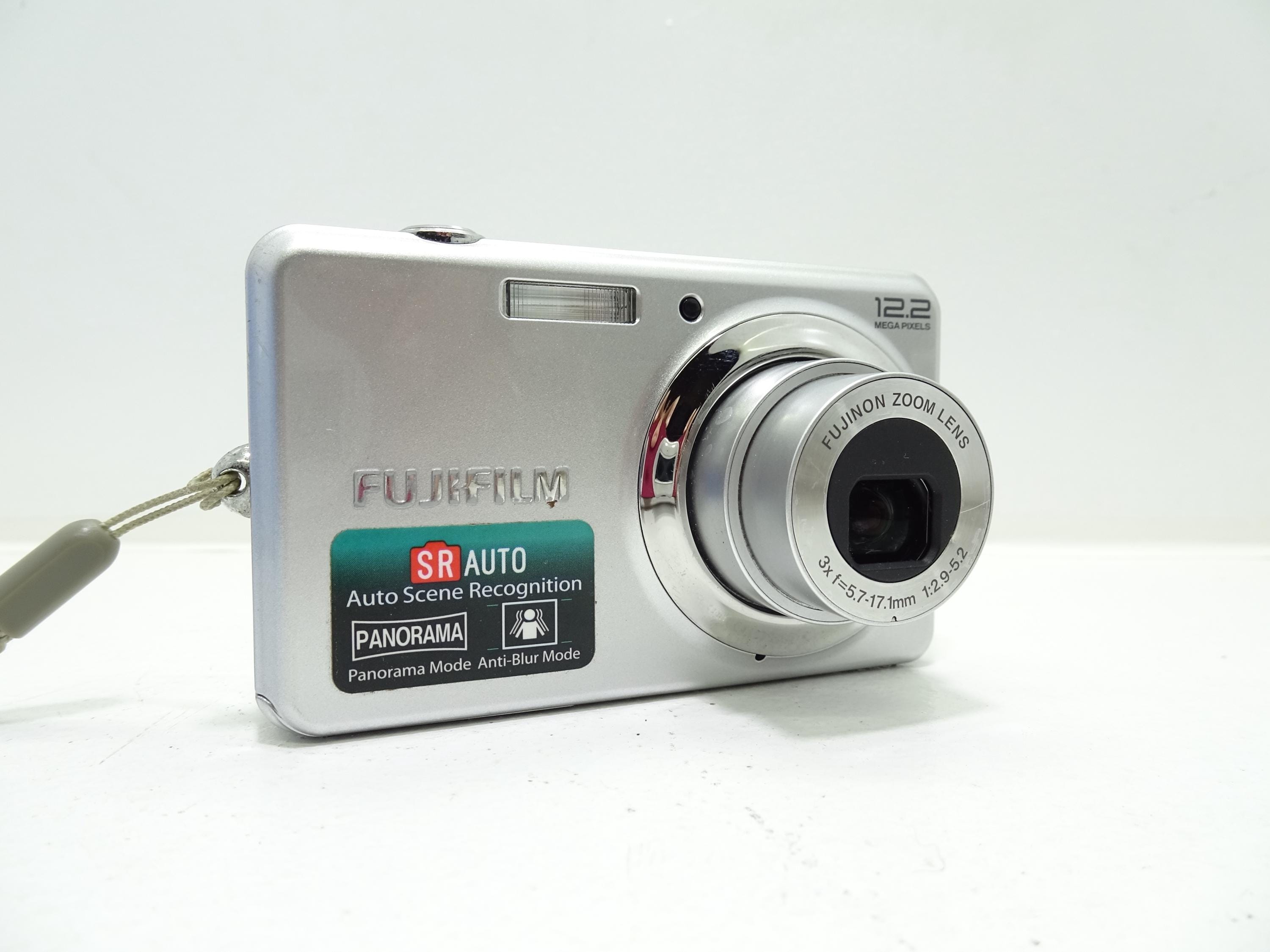 FUJIFILM デジカメ12.2メガピクセル シルバー〈動作確認済〉 FUJIFILM デジカメ12.2メガピクセル シルバー〈動作確認済〉 カメラ