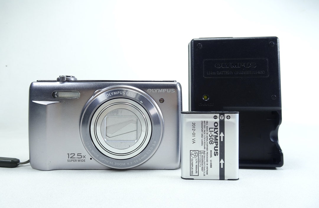 オリンパス OLYMPUS VR-360 シルバー Olympus VR-360 Digital Camera 16 Megapixels 12.5x Optical