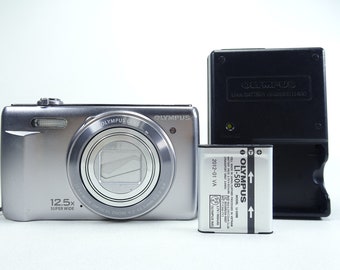 Olympus VR-360 Digital Compact Camera Silver With Battery & Charger In Excellent Condition.