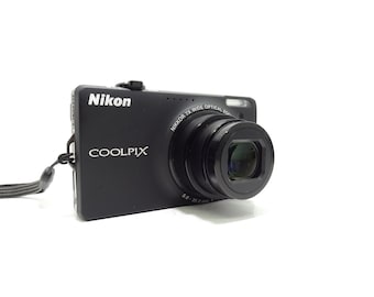 Nikon COOLPIX S6000 14.2MP Digital Camera - Black With Battery