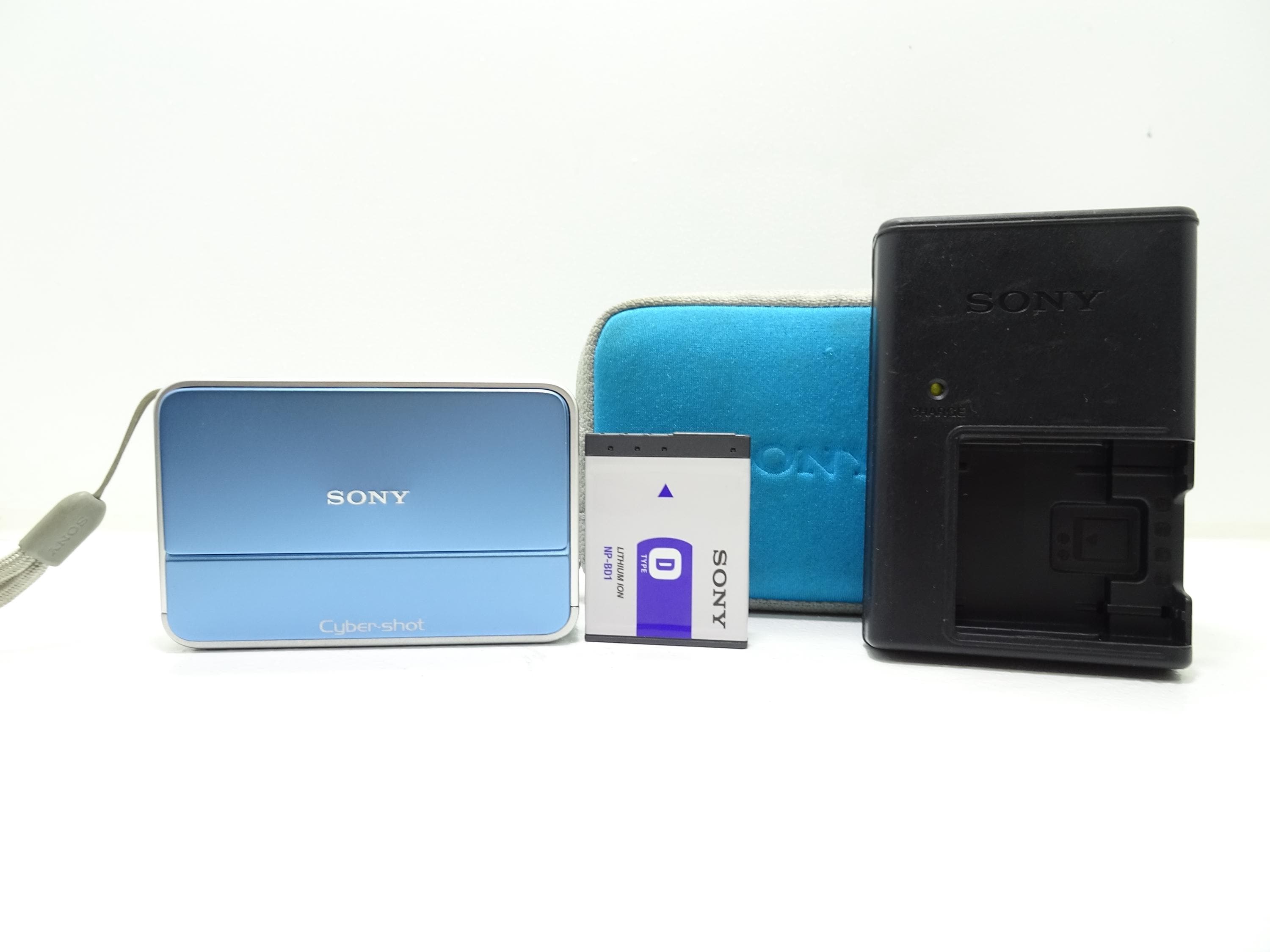 Sony Cybershot DSC-T2 8.1MP Compact Digital Camera With Battery