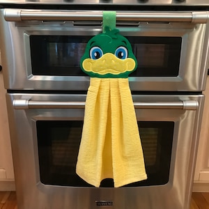 Waddle Duck Towel Topper Embroidery Design includes 3 design sizes 3.92X3.92, 5X7 and 6X8