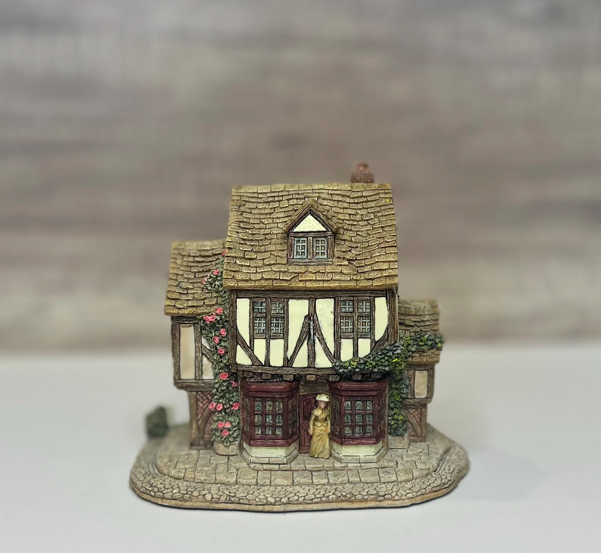 リリパットレーンFAIRY CAKE TEAROOM Lilliput Lane Fairy Cake Tea Room, Made In England : Amazon.co.uk