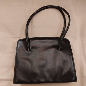 Black van dul vintage handbag.