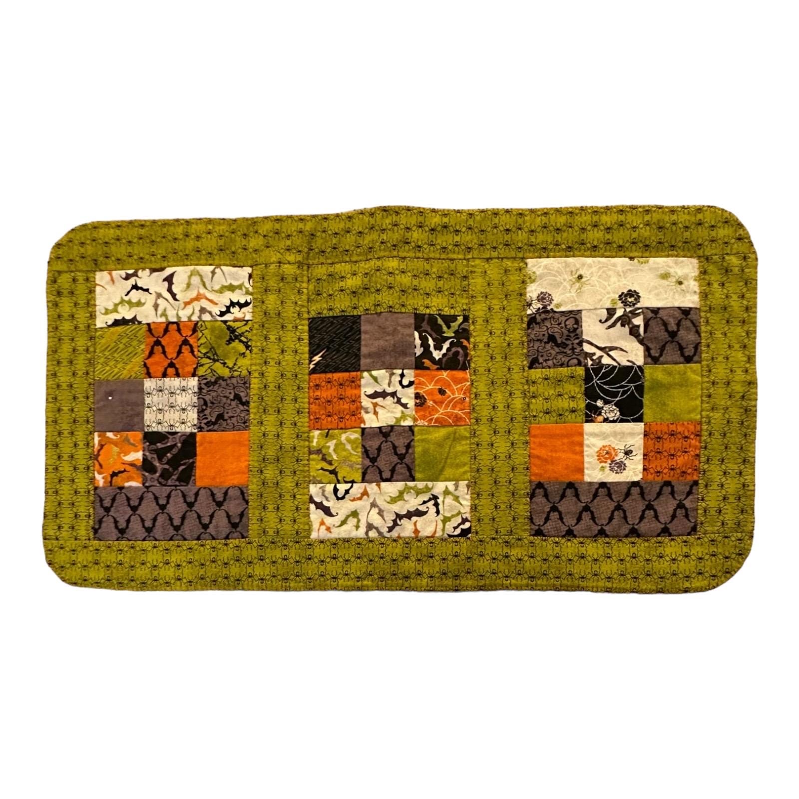 Vintage Halloween Handgemachte Patchwork Gesteppte Tischläufer 24