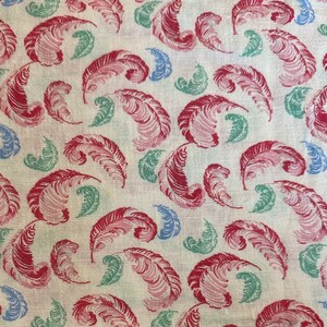 Vintage Cotton Linen Feathers Fabric Table Runner 40” x 36”  Unbranded Beautiful