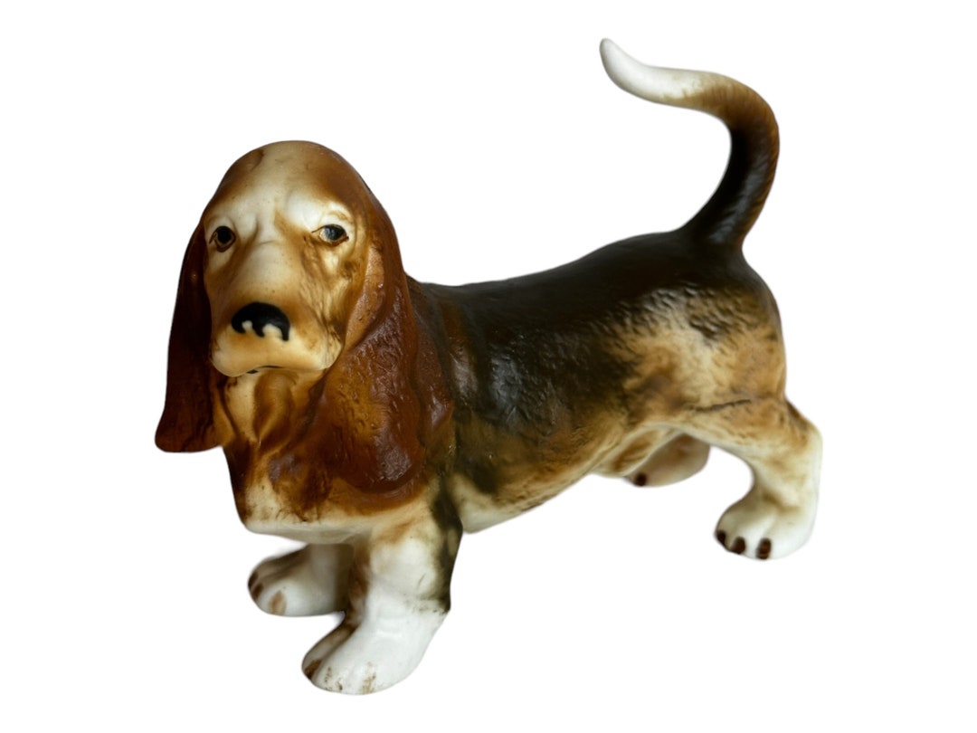 バセットハウンド陶器置物 ヴィンテージ バセットハウンド 陶器製犬置物 愛らしい 1960 年代
