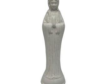 vintage Vierge Marie en prière 8,5 po. Figurine en porcelaine blanche de Taïwan