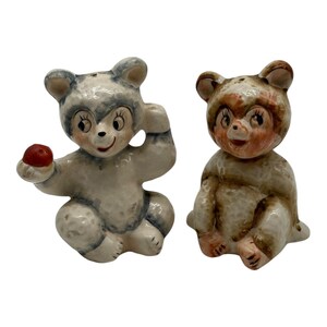 Conjunto vintage de 2 saleiros e pimenteiros de cerâmica anamórfica em forma de urso ~ Japão ~ 3” de altura