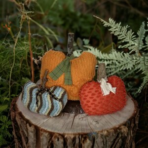 NUEVO Chenille Pumpkins Tela hecha a mano Conjunto de 3 Otoño Otoño Halloween Decoración de granja