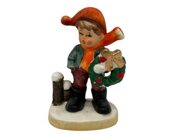 Vtg Napcoware Japan 3.75” Christmas Boy Holding Wreath Figurine  X8366  Ceramic