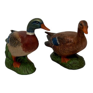 Vintage 1980s Set Of 2 Ceramic Mallards Ducks  Hand Painted  4 - 4.5” Tall