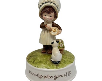 Holly Hobbie Musical Figurine A Spoonful Of Sugar Ceramic Vintage 1974 Japan
