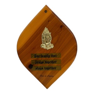 Vintage Praying Hands Souvenir Religious Wood Wall Plaque  Trees Of Mystery
