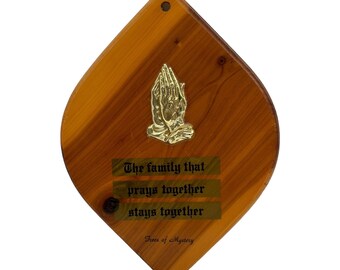 Vintage Praying Hands Souvenir Religious Wood Wall Plaque  Trees Of Mystery