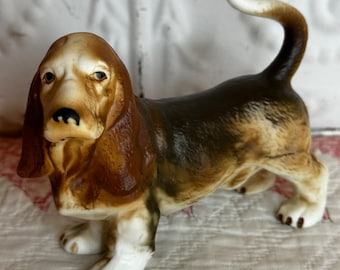 バセットハウンド 陶器 置物 犬の置物 インテリア オブジェ ヴィンテージ バセットハウンド 陶器製犬置物 愛らしい 1960 年代