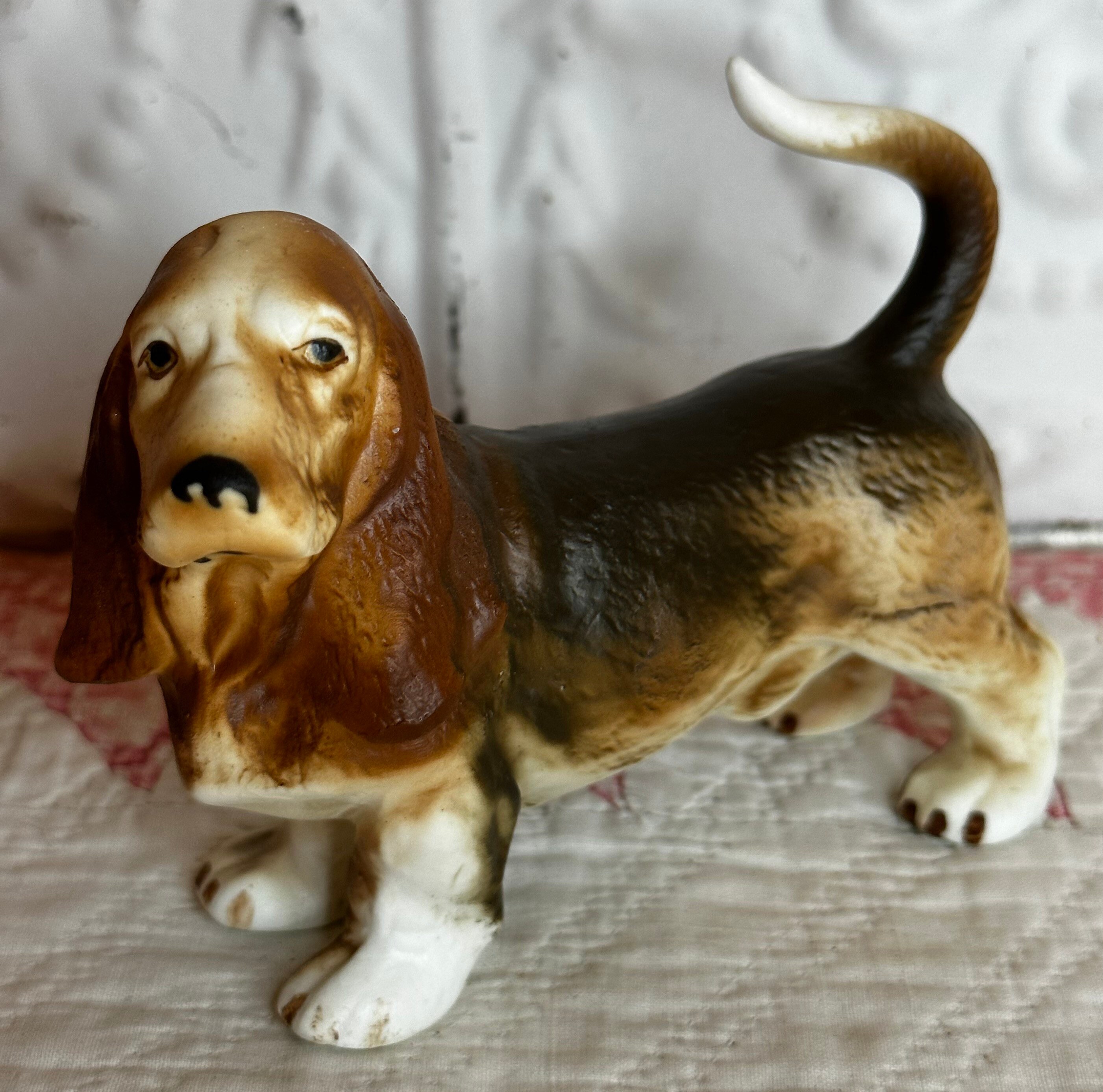 ヴィンテージ バセットハウンド 陶器製犬置物 愛らしい 1960 年代