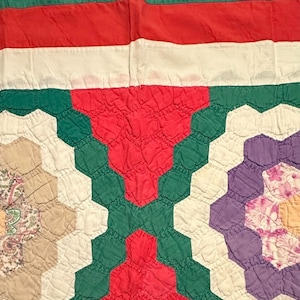 Vintage Cutter Quilt Piece 17” x 22” Grandma’s Flower Garden  Christmas  #5