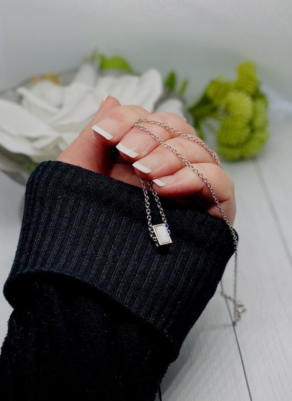 Cremation Urn Necklace For Pet and Human Ash, Dainty Cube Locket Pendant for Cremains, Memorial Jewelry, Pet Loss, Loss of Dad, Cremate Urn