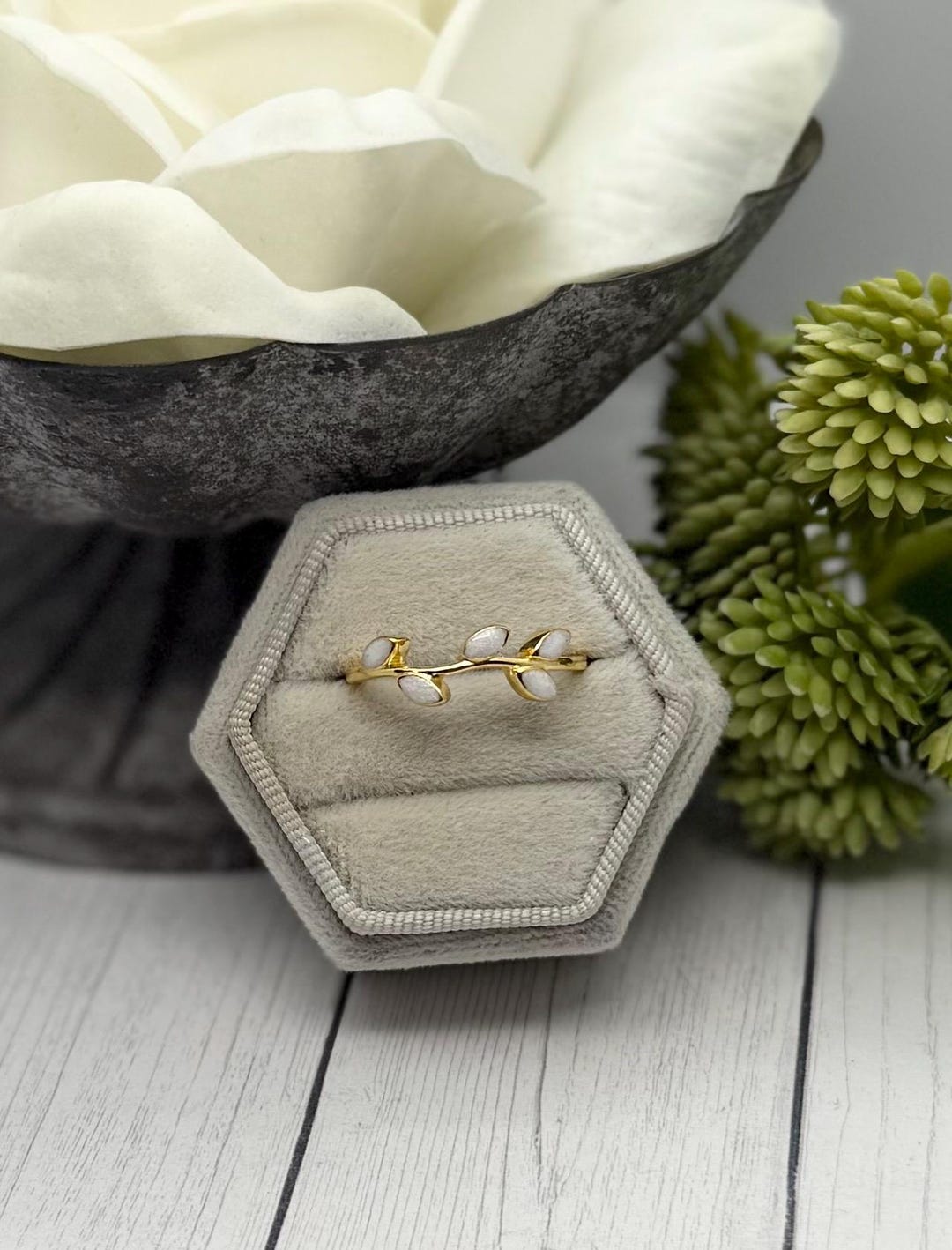 Cremation Ash Ring, Dainty Leaf Band, Gold Memorial Ring With Ashes ...
