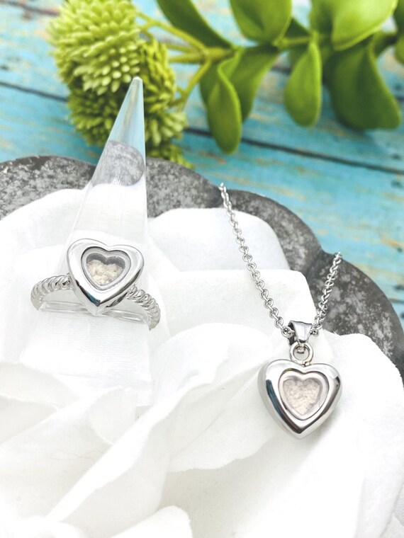 Pandora ME Wire Heart Medallion