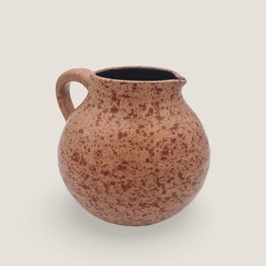 Brocca in ceramica da studio da 16 cm firmata, ceramica tedesca vintage, fatta a mano, ceramica di metà secolo, ceramica da studio unica, firmata, vaso decorativo Fat Lava