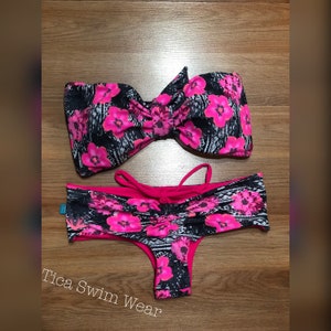 2 Piece Scrunched reversible Bottom Bikini - Size Medium