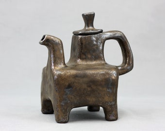 Gold stoneware teapot, Eccentric teapot