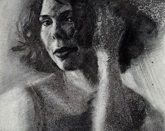 Retrato original de mujer al carboncillo, dibujo contemporáneo, obra de arte mural