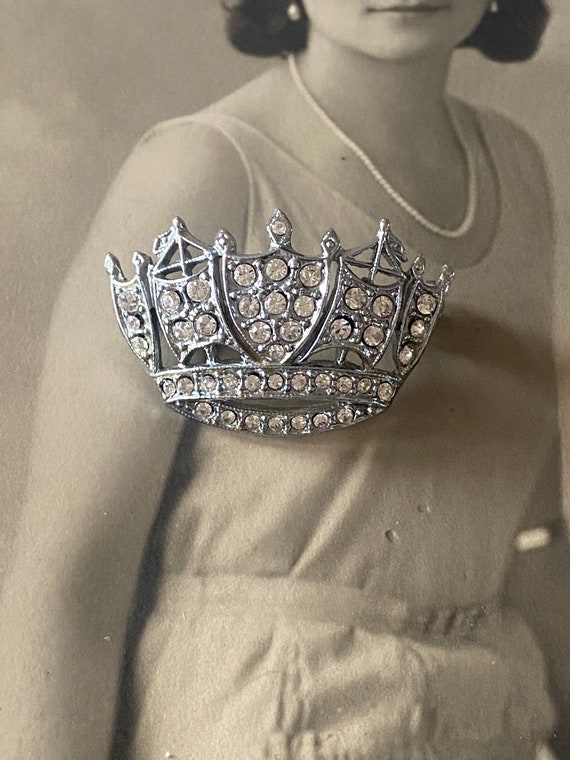 1930's Art Deco Crown brooch, Royal, Cocktail Swar