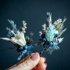 Dried Flower Hair Pin, comb / Deep navy Blue, sage, white colours Boho Bridal Bobby pins / Blue & White wedding / blue, silver, white comb