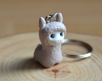 Kawaii Alpaca Charm – Polymer Clay Alpaca – Keychain or Necklace – Cute Alpaca Gift Handmade