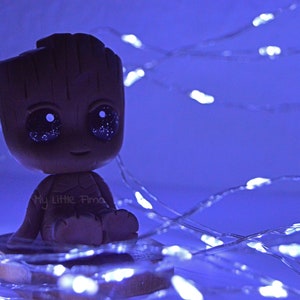 Figurka Groota-Galaktyka-dekoracja Groota-figurka Fimo-glina polimerowa-topper na ciasto-Baby Groot-figurka na ciasto