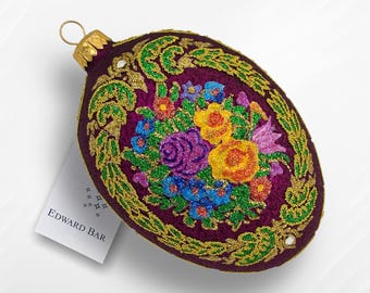 Purple egg | Floral wreath | Hand-decorated glass Christmas bauble | Glass Christmas ornaments | Faberge-style eggs