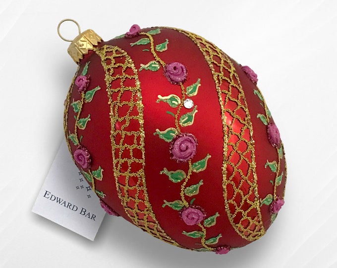 Red Egg | Floral Wreath | Hand-decorated glass Christmas bauble | Glass Christmas ornaments | Faberge-style eggs